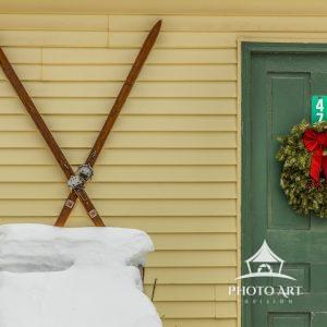 Xs&Os (Vermont, USA) 57 It's February! A pair of skis and a leftover Christmas wreath is the perfect combination to display