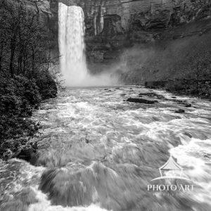 Taughannock Falls (New York, USA) 32 After heavy rains, the tallest waterfall in New York State flows fast and furious.