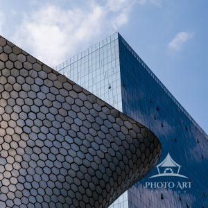 The architecrure of the Museo Soumaya is one of the building with the most spectacular architecture.