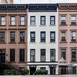 Walking along Manhattan I saw the the pattern of these buildings.