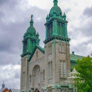 Quebec is the largest province in Canada and its known for the European-style cities, beautiful